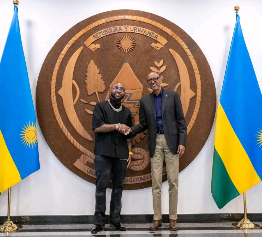 Singer Davido meets Kagame - KIGALI UP