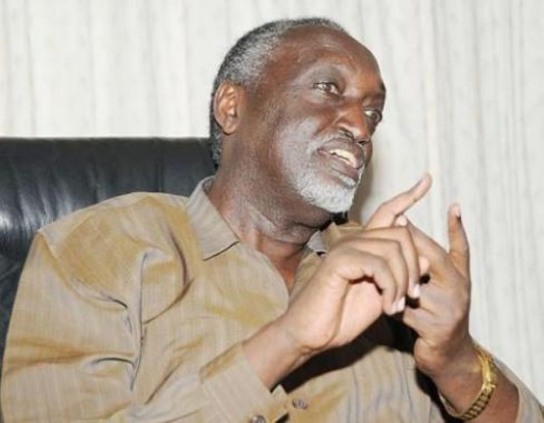 Tito Rutaremera abona abayobozi bo mu Rwanda bari mu nzira nziza